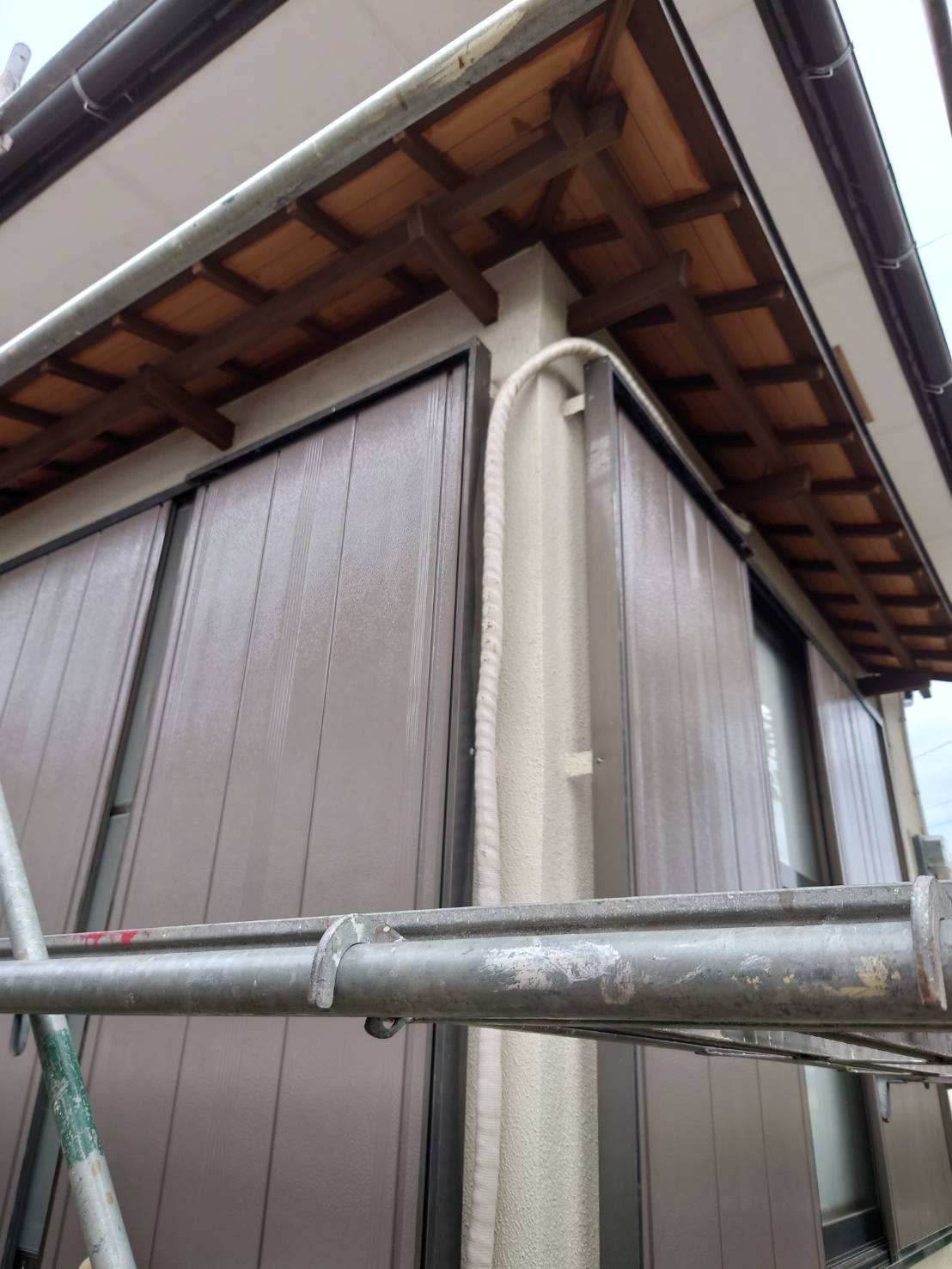 よかしゅうり 雨戸の塗り替え